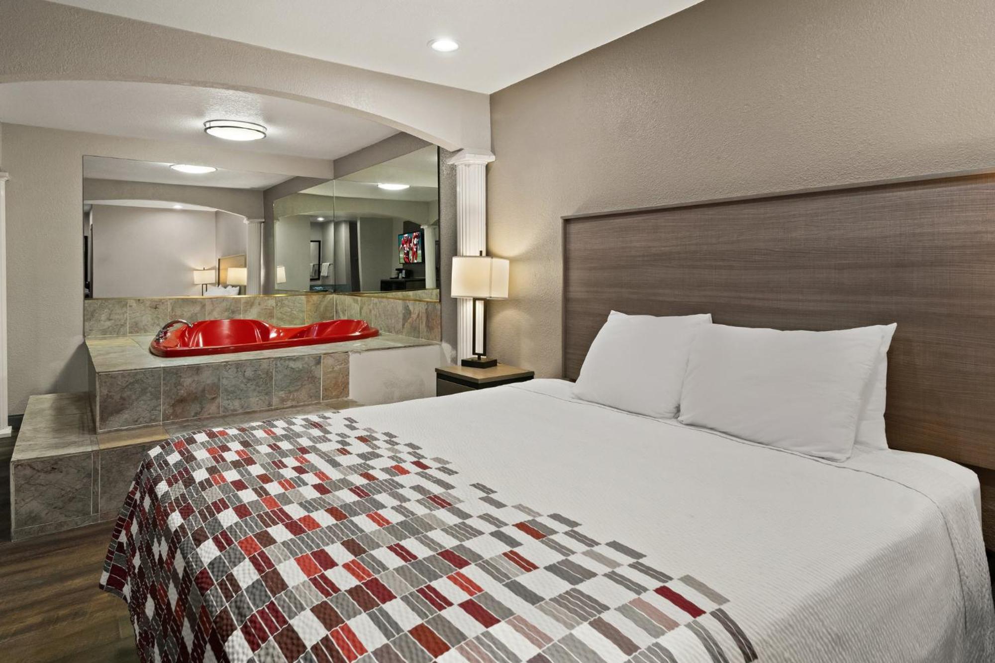 Red Roof Inn & Suites Irving - Dfw Airport South Eksteriør billede