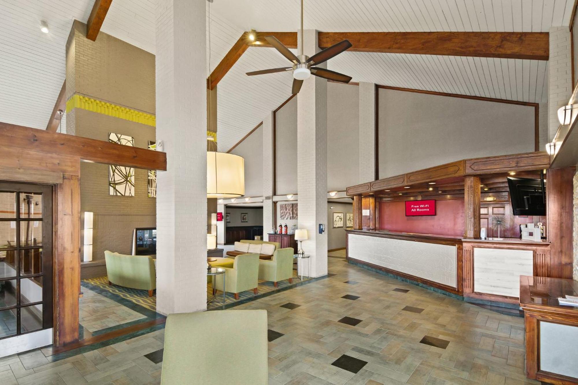 Red Roof Inn & Suites Irving - Dfw Airport South Eksteriør billede