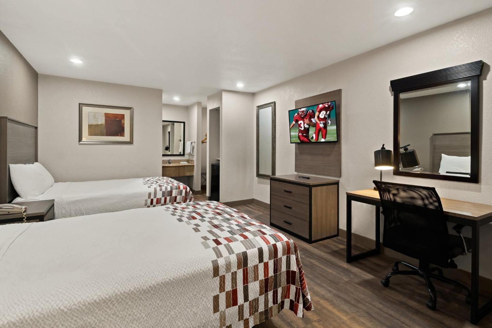 Red Roof Inn & Suites Irving - Dfw Airport South Eksteriør billede